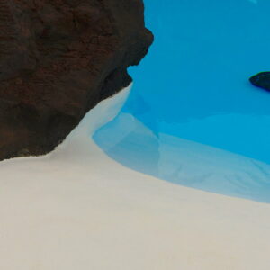 photo d'art, dominante bleu, noir, blanc, effet d'eau, lave, formes imbriquées.