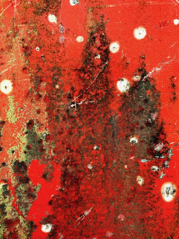 couleurs vives, rouge dominant, photo d'art, pictural, effet de matières sur mur.